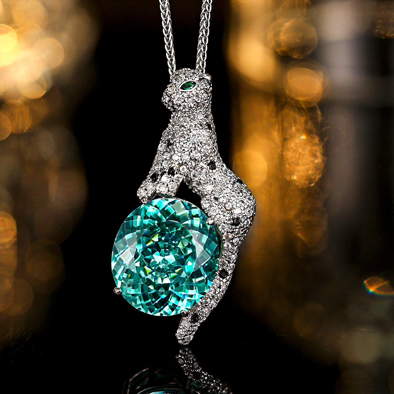 Para green pendant with chopard chain