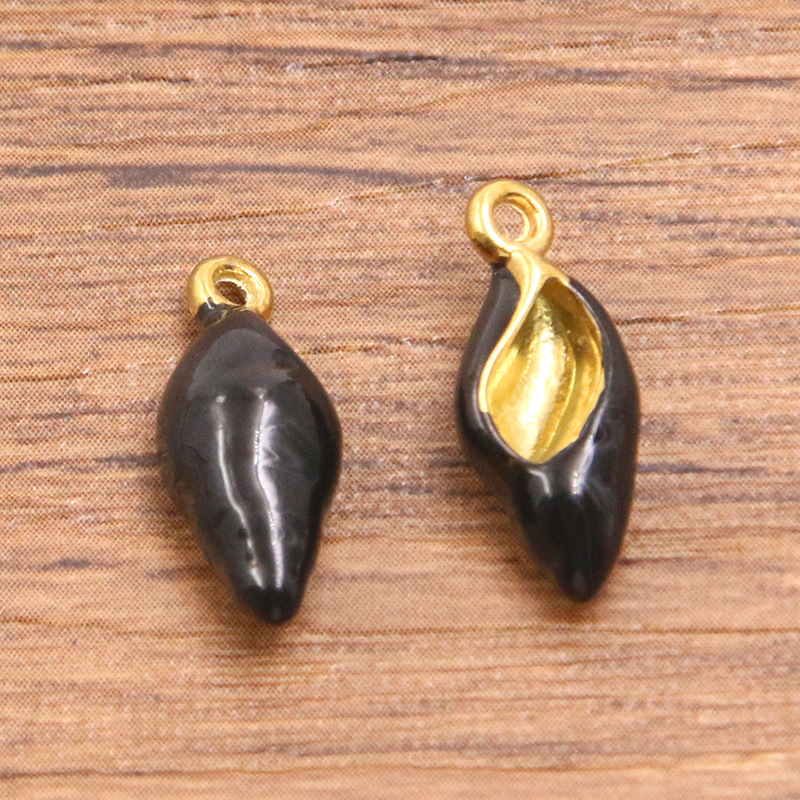 Black conch 6X15mm