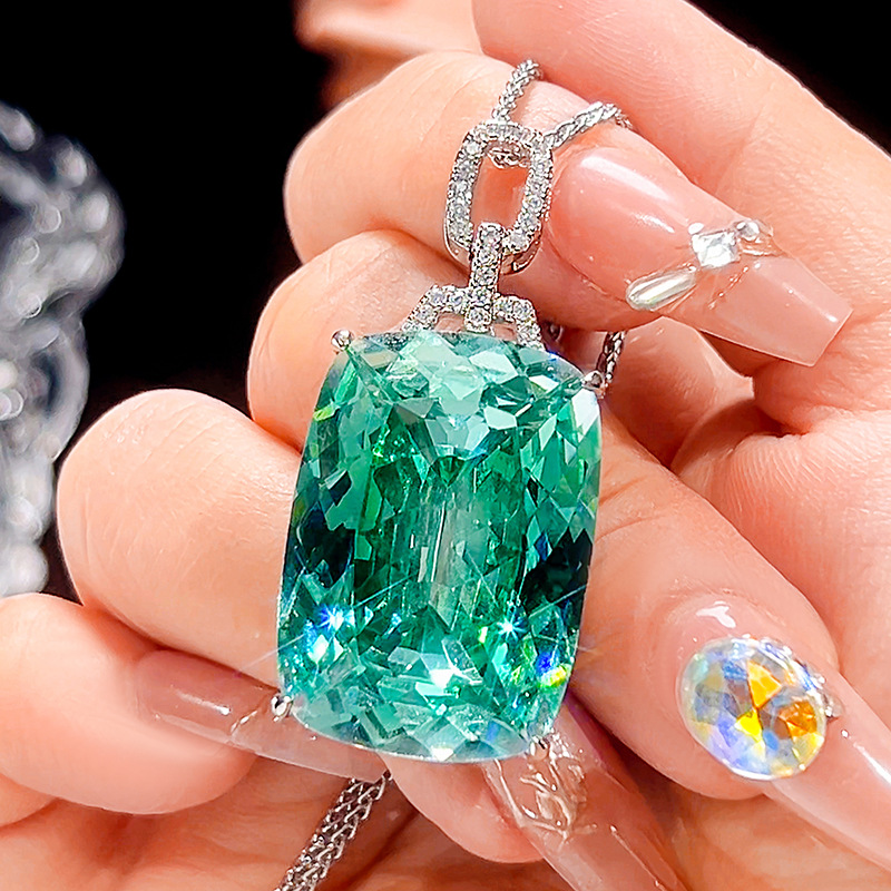 White gold para green pendant with chopard chain
