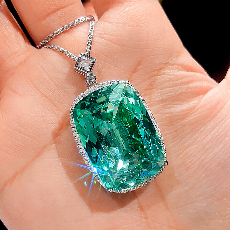 White gold para green pendant with chopard chain