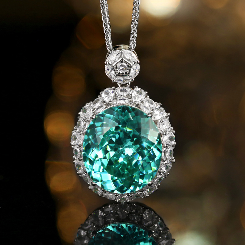 Para green pendant with chopard chain