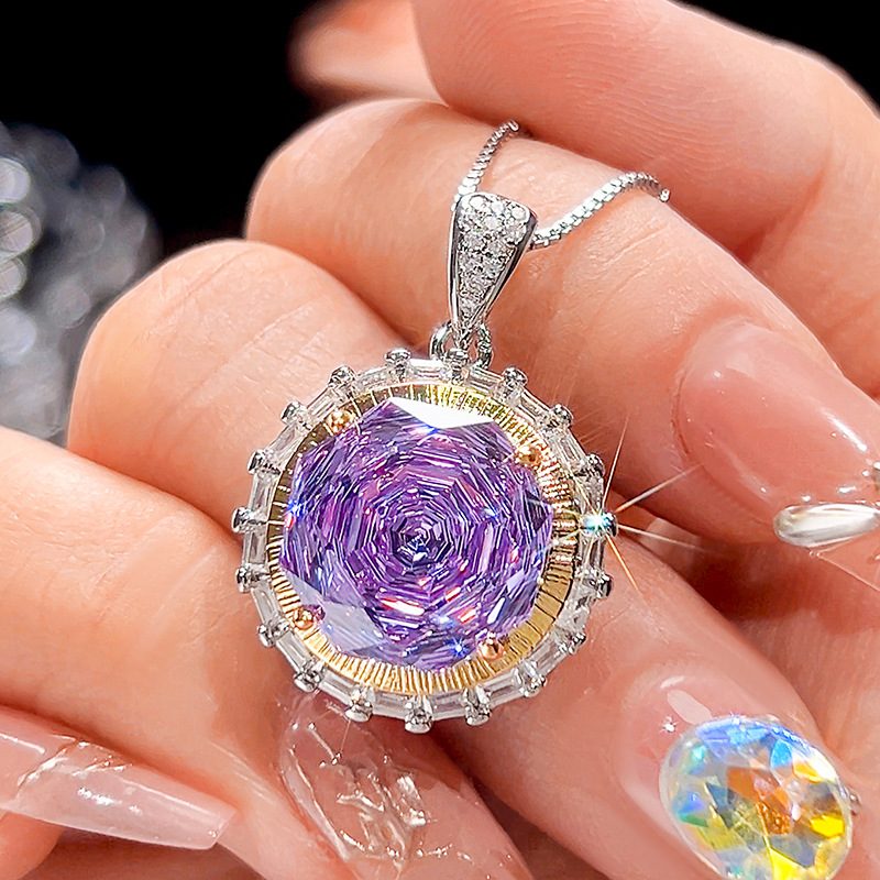 Ziluolan pendant with box chain