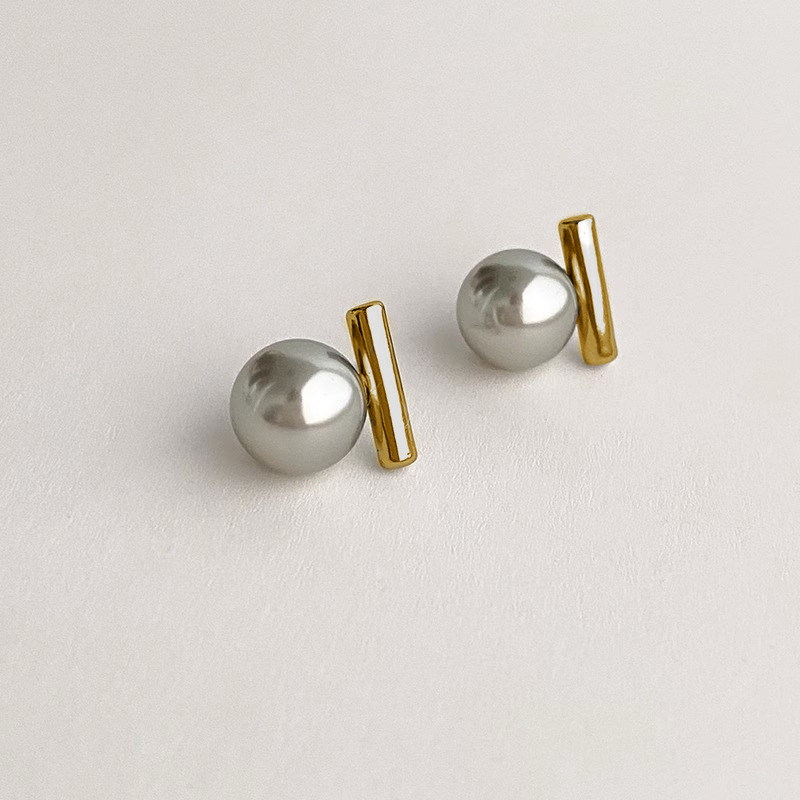 Gold gray pearl stud earrings 0578