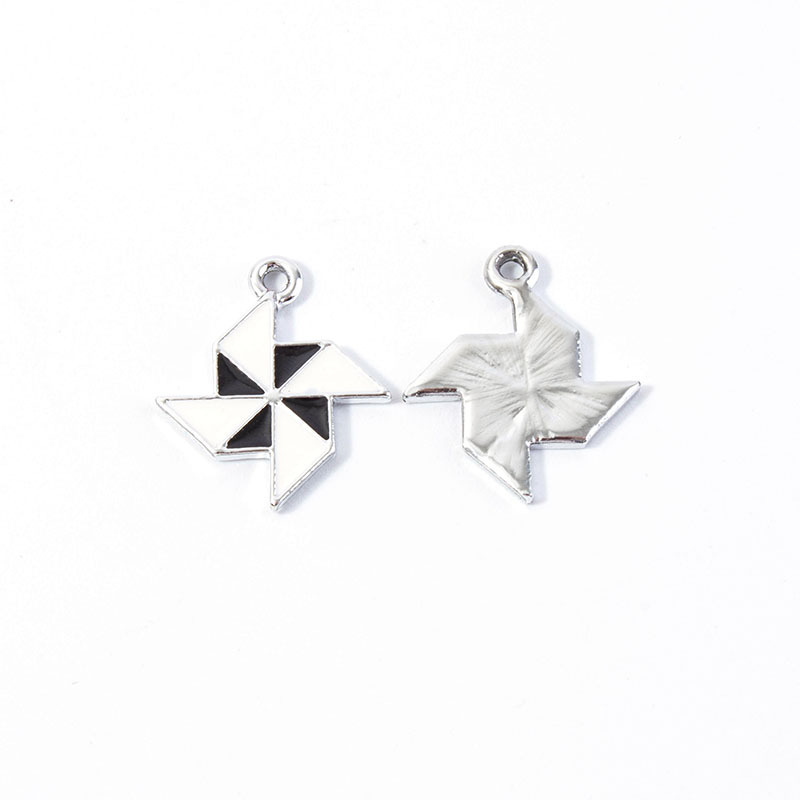 Black and white windmill (white k)