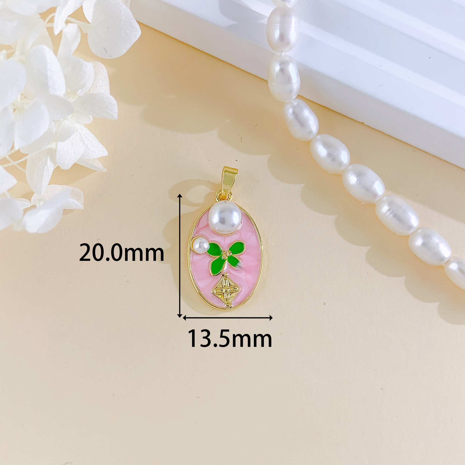 Xl3104 four-leaf clover oil painting pendant gold powder