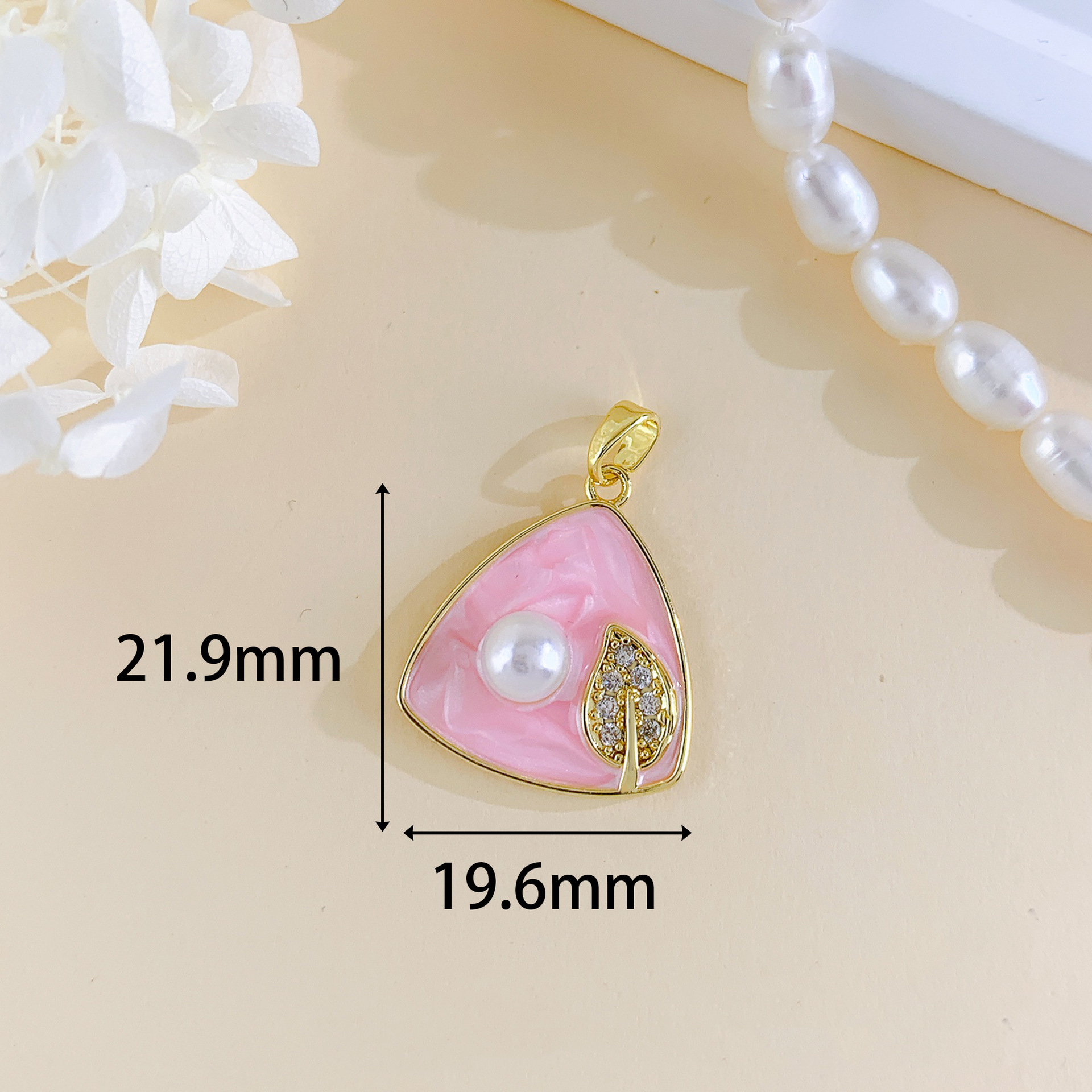 Xl4124 triangular leaf pendant gold pink