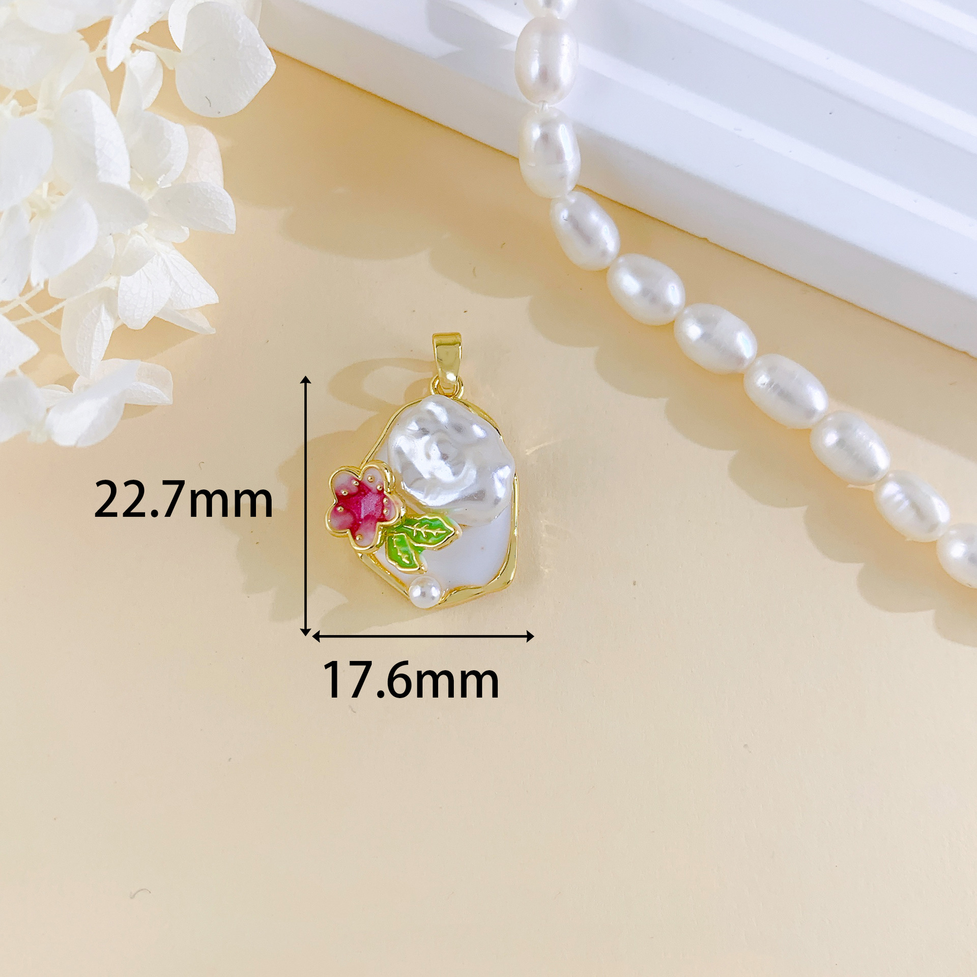 Xl4149 plum blossom pendant gold white