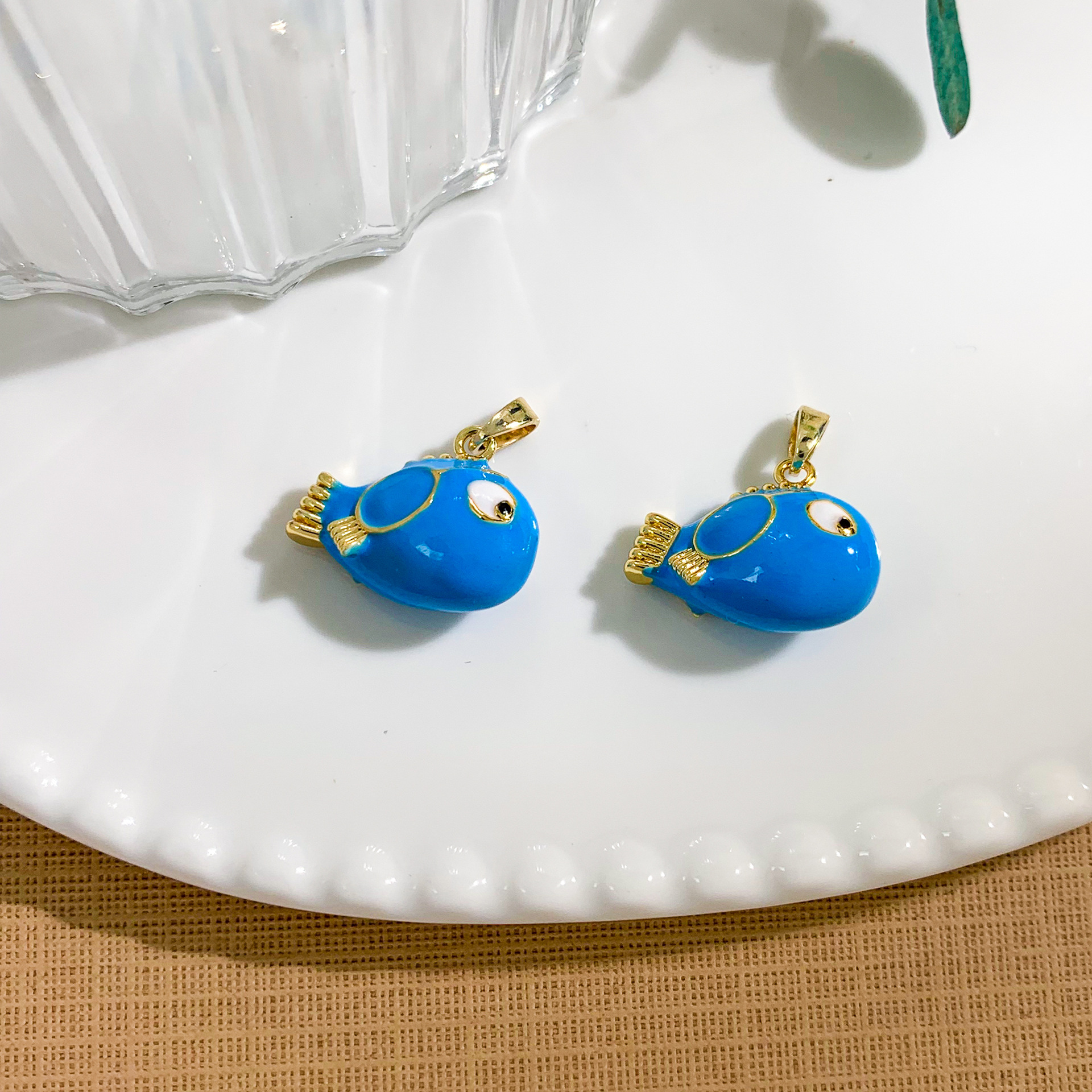 Xl4582 blue blessed little fat fish pendant gold