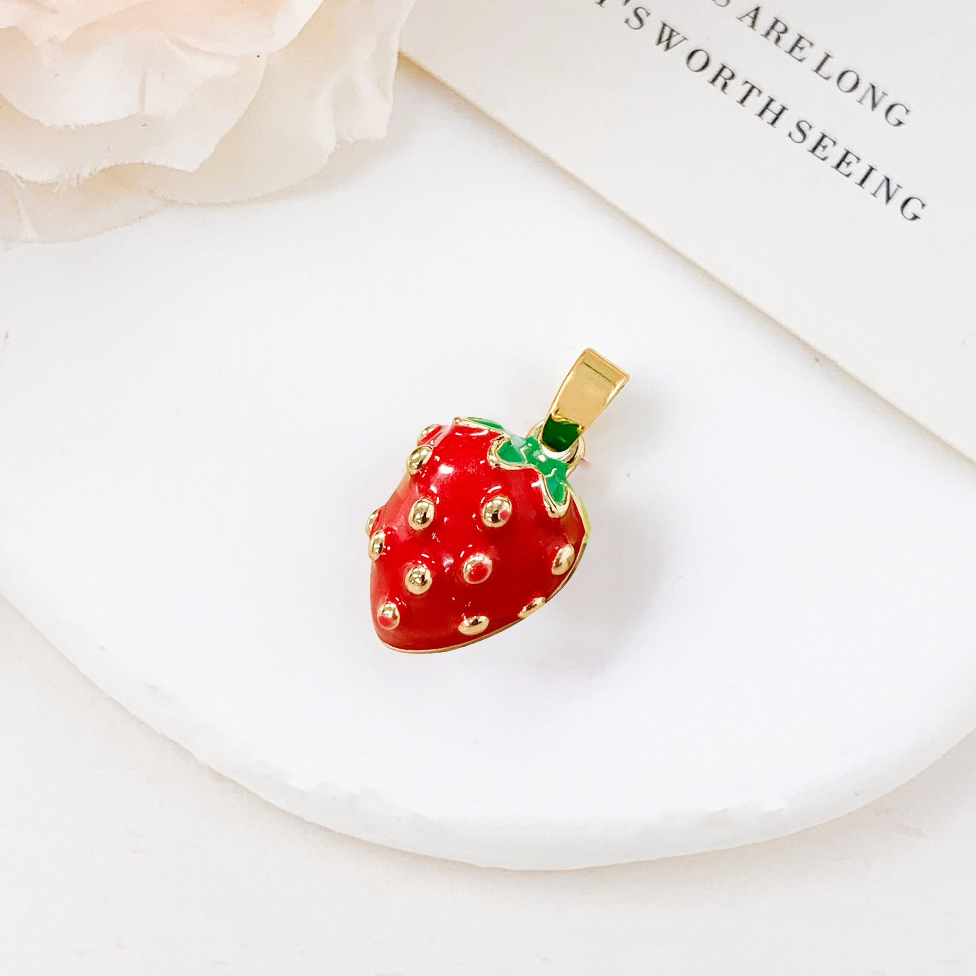 Xl3363 strawberry pendant gold
