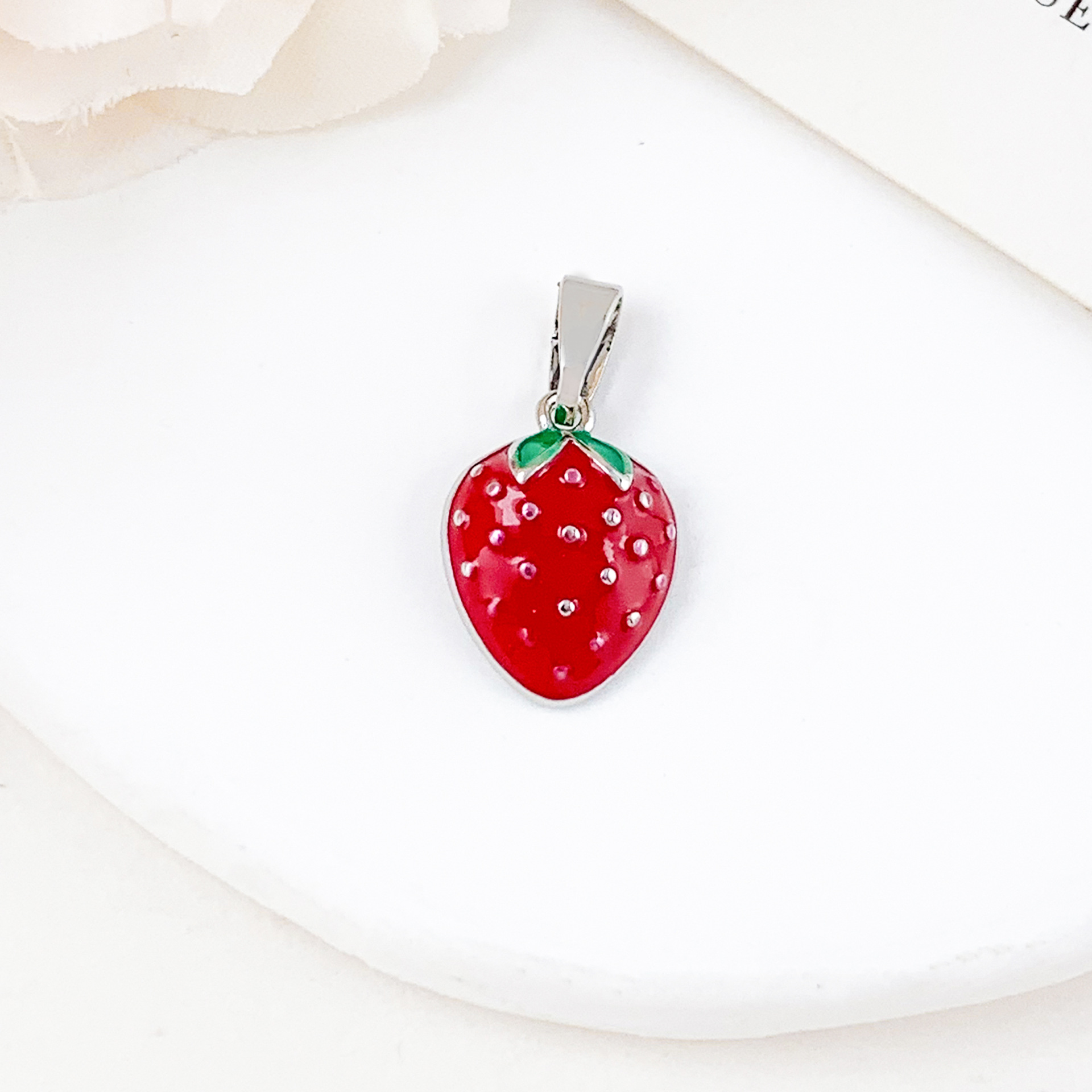 Xl3941 small strawberry pendant silver