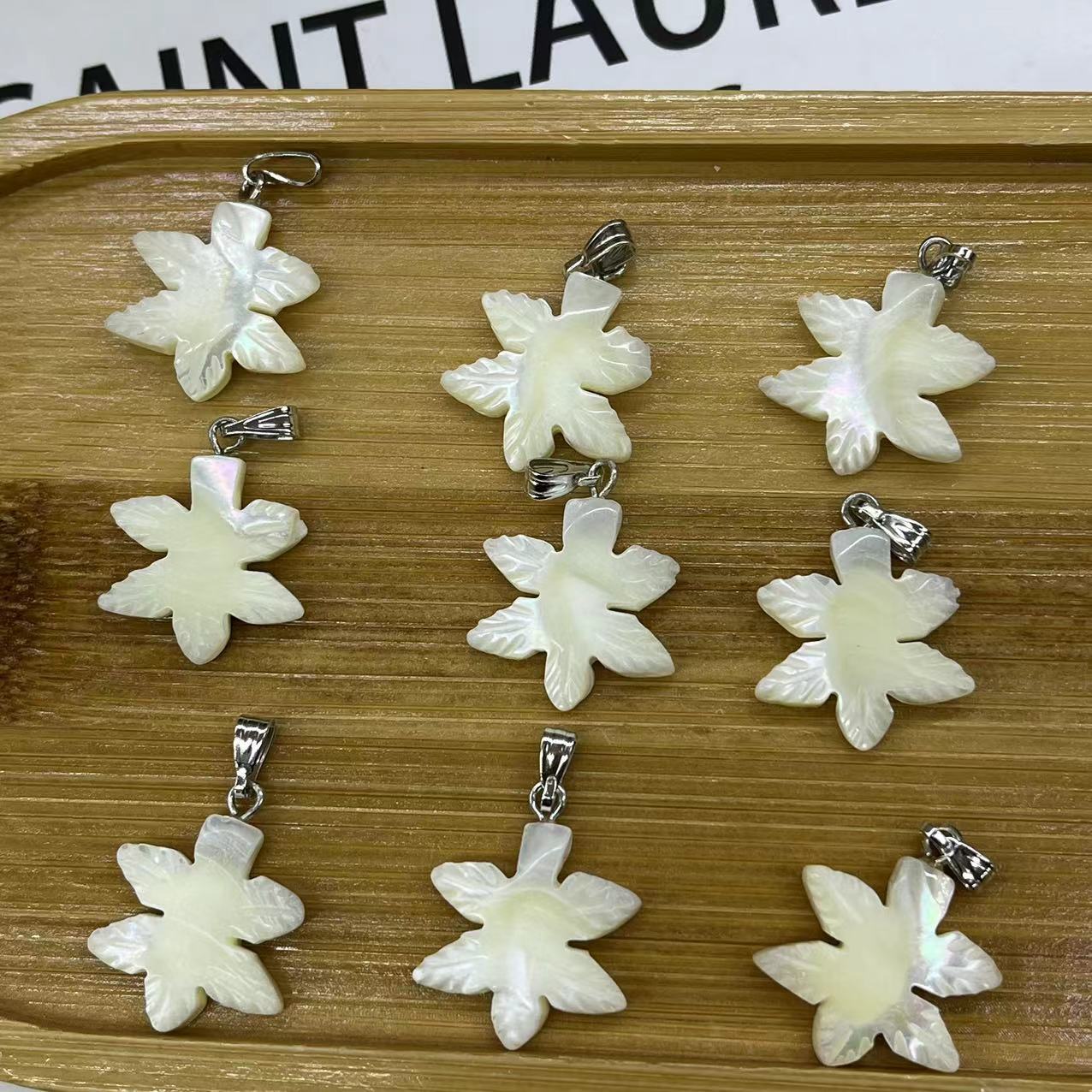 18*18MM maple leaf