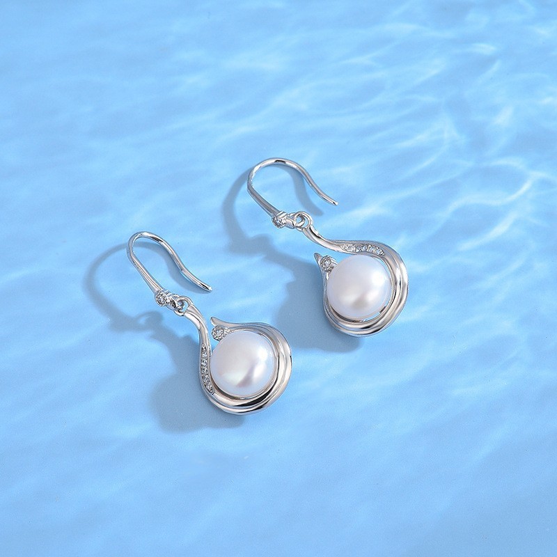 Freshwater pearl earrings