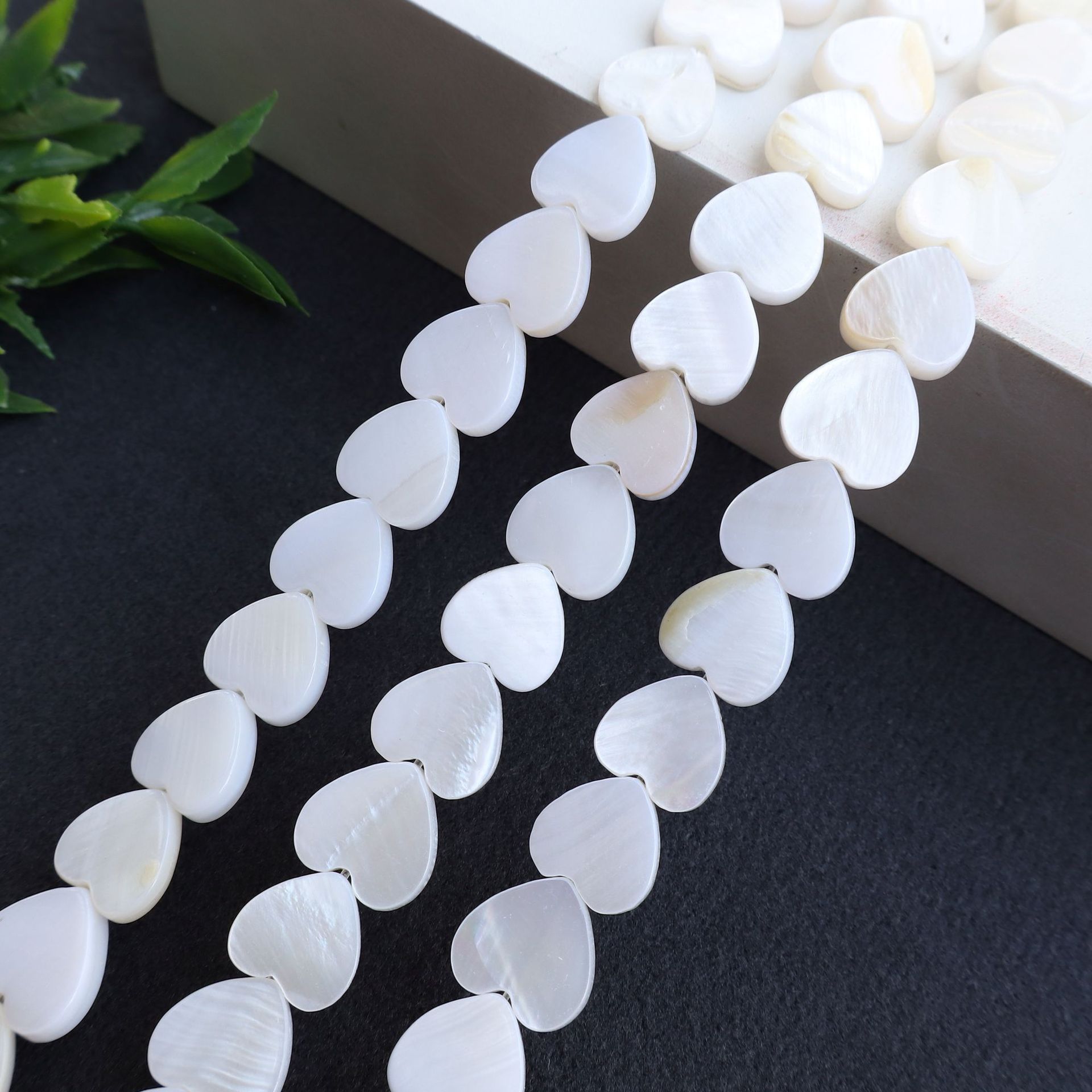 Flat vertical hole 12x12mm