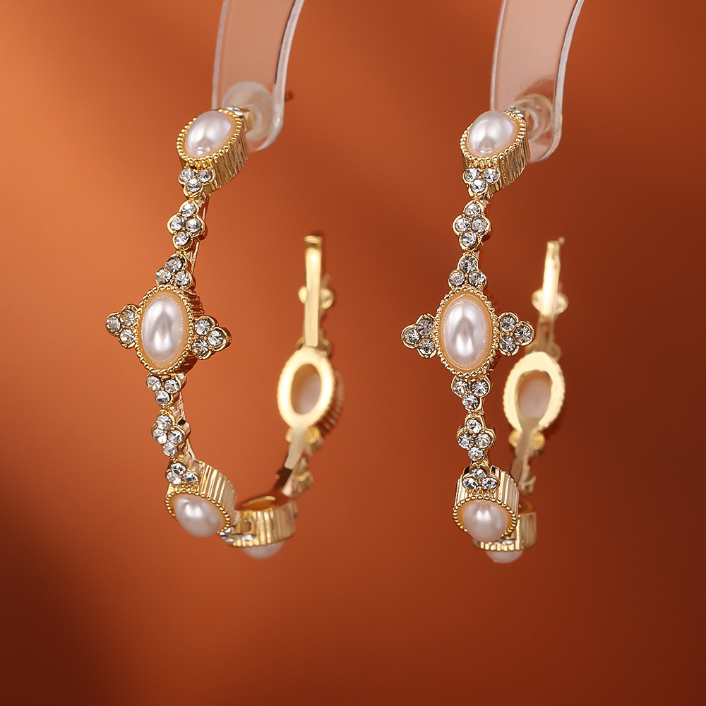 Pearl large ear rings