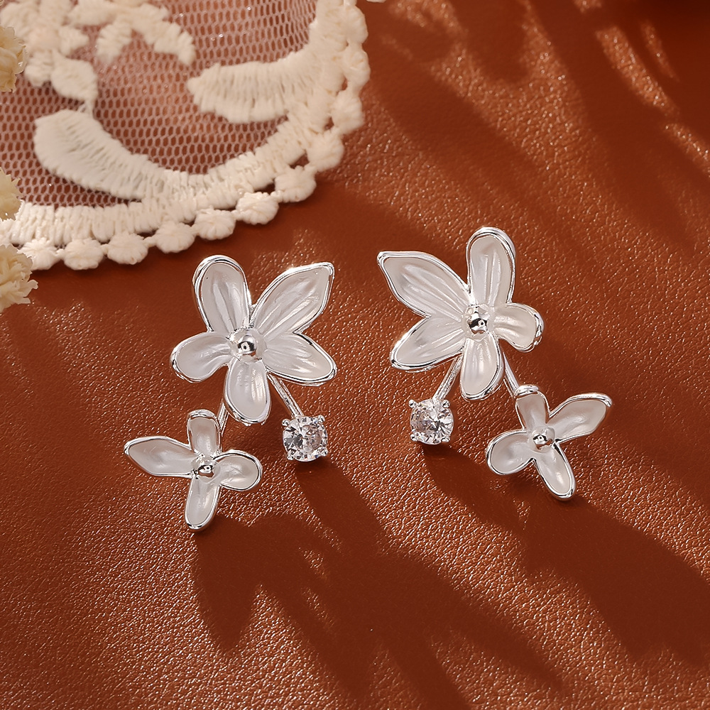 Silver white flower earrings