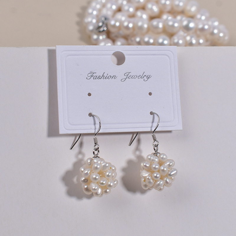 Earrings pearl balls