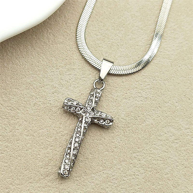 серебряный