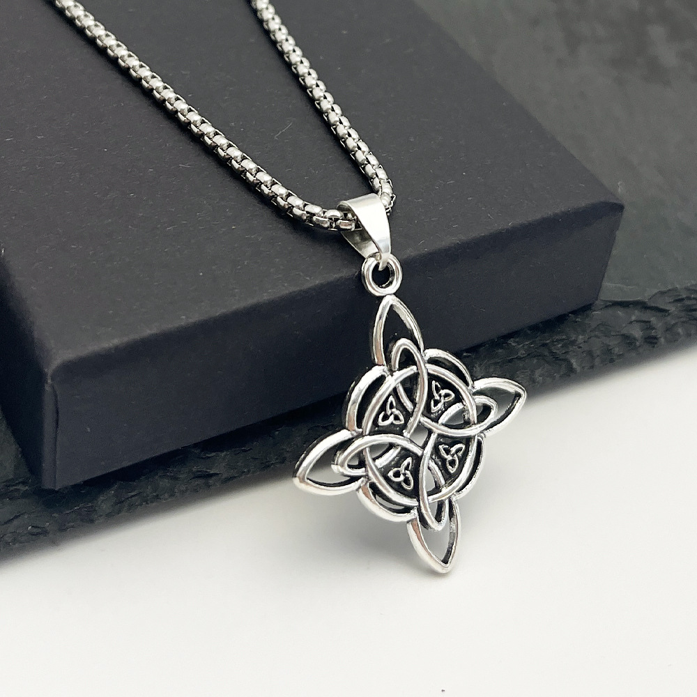 Pendant [with square pearl chain 70cm]