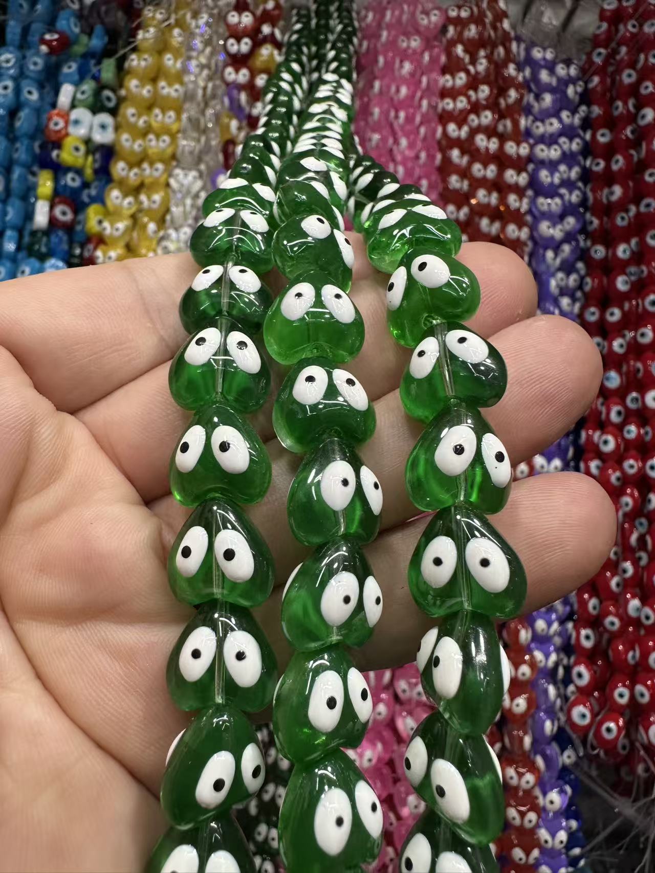 зеленый