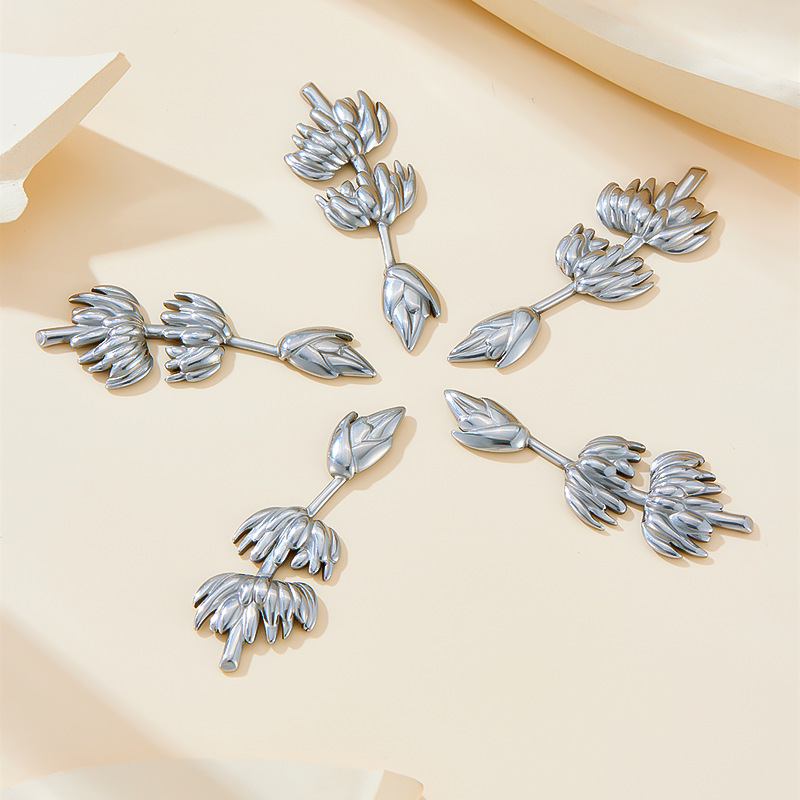 серебряный