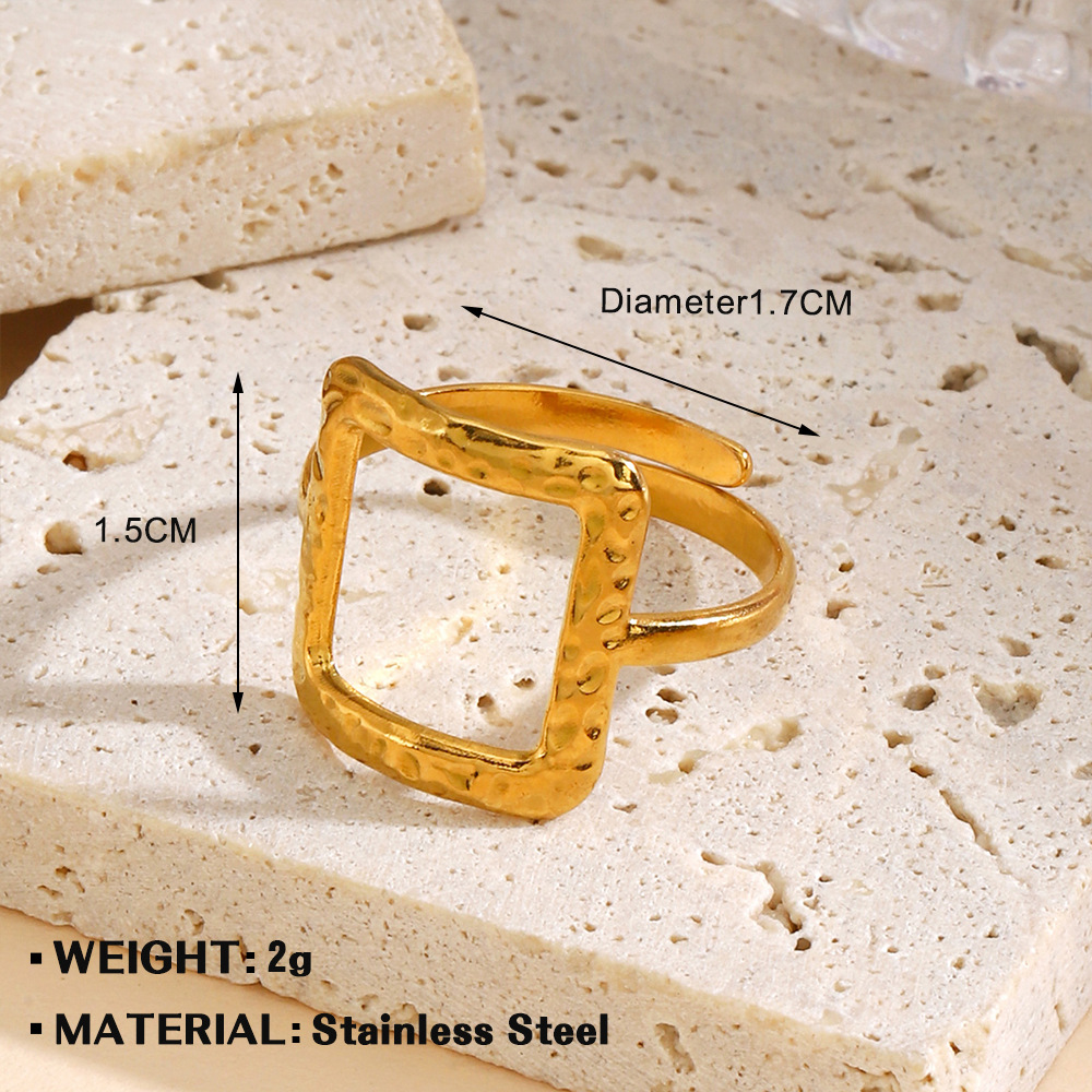 Gold ring 1041