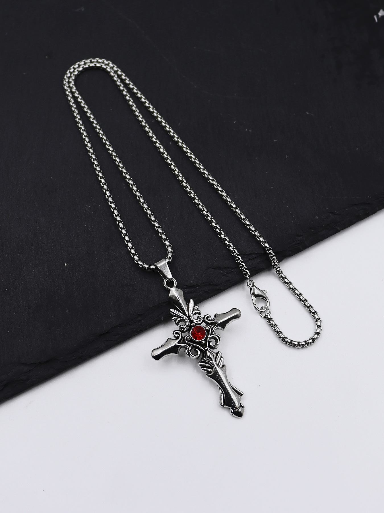 Red [with 60cm square pearl chain]
