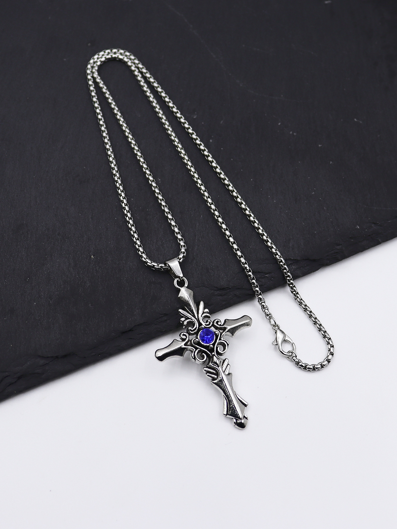 Blue [with 70cm square pearl chain]