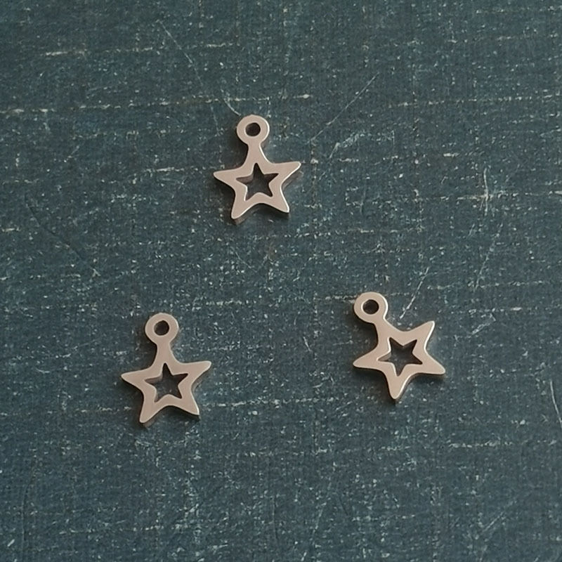 серебряный