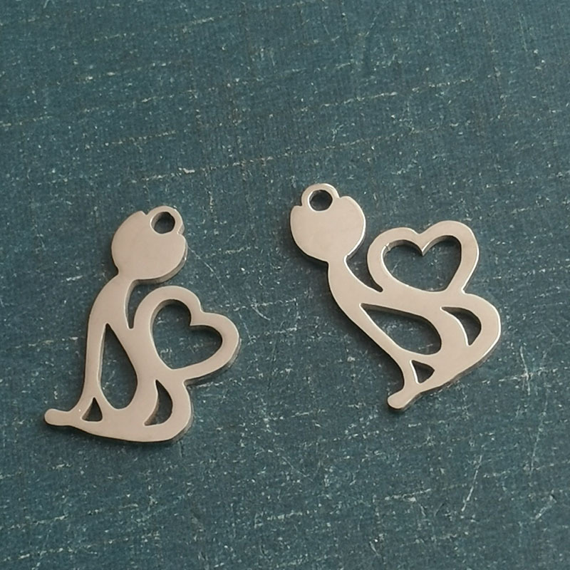 серебряный