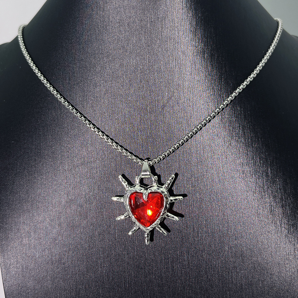 Red heart chain length 70cm