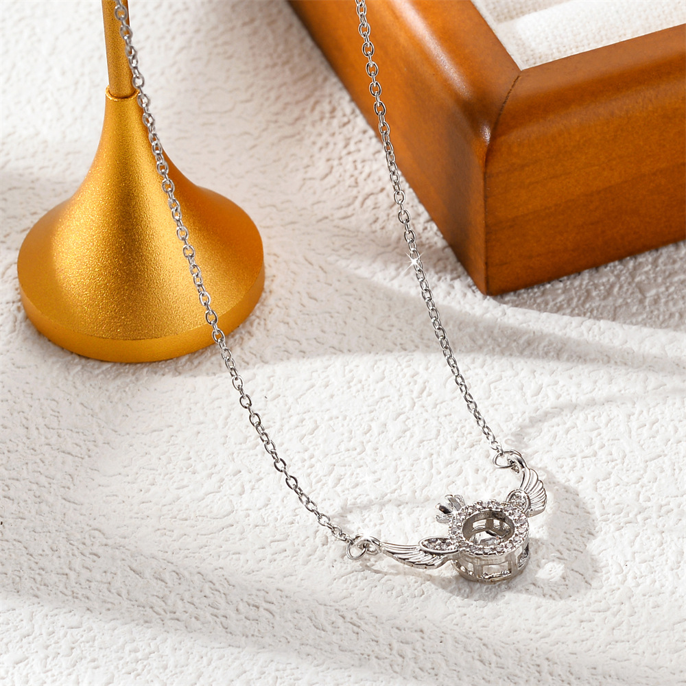 серебряный