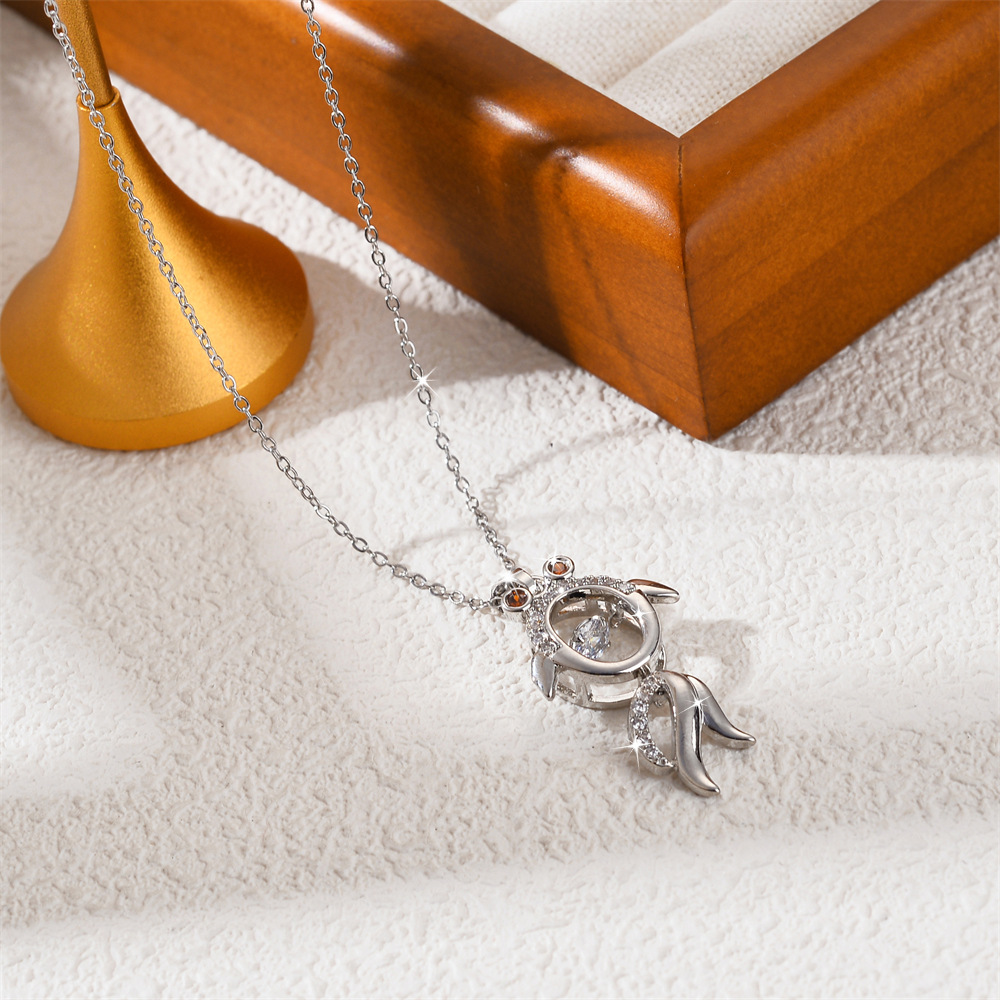 серебряный