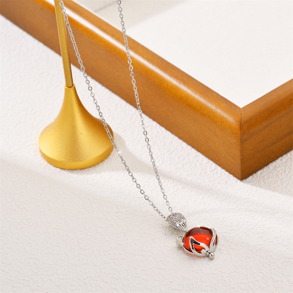 серебряный