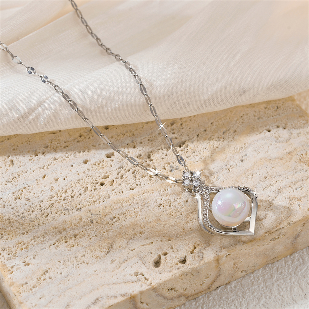 серебряный