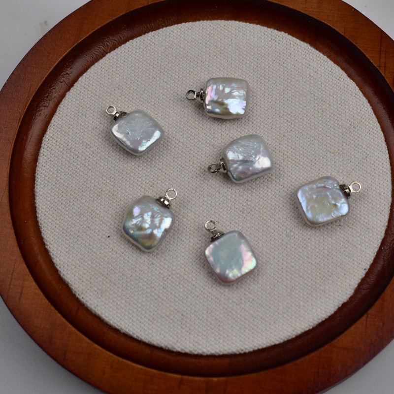 Sheep eye/square pendant-about 10mm