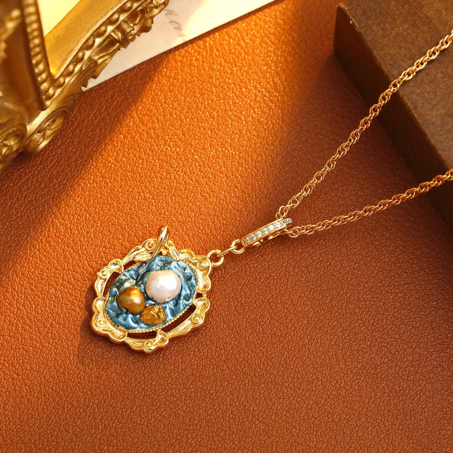 18K gold   blue
