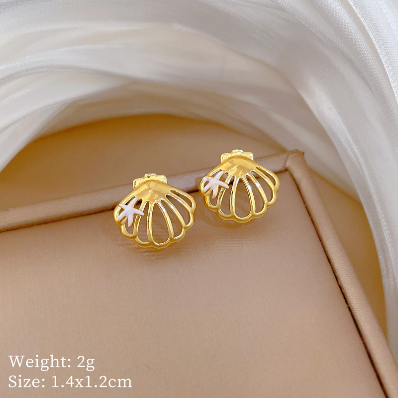 P528 Stud Earrings [Copper Real Gold Electroplated]