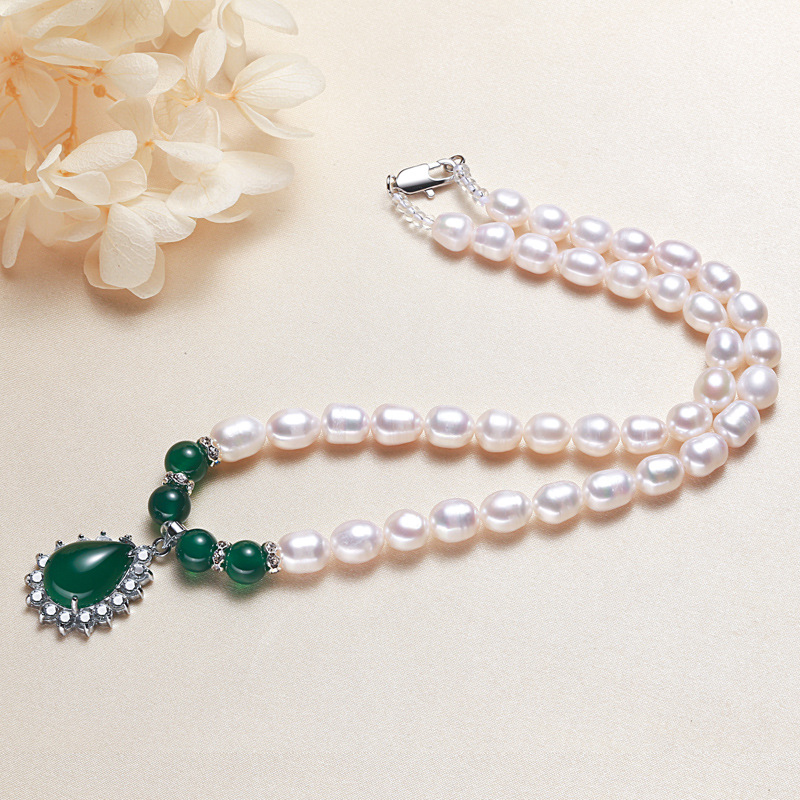 Green Agate Pendant with Diamond Pearl Necklace