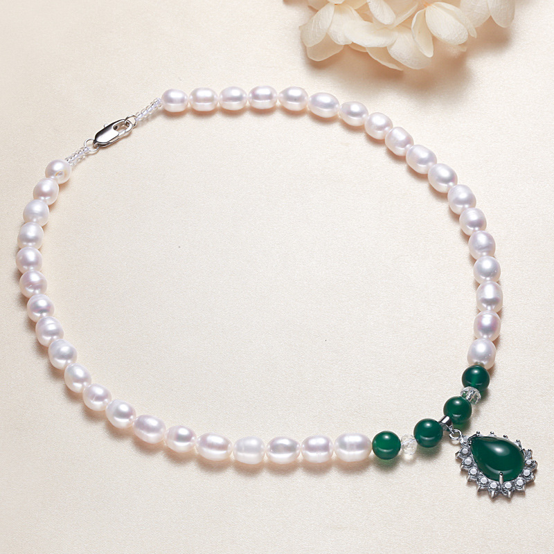 Green Agate Pendant with Crystal Pearl Necklace