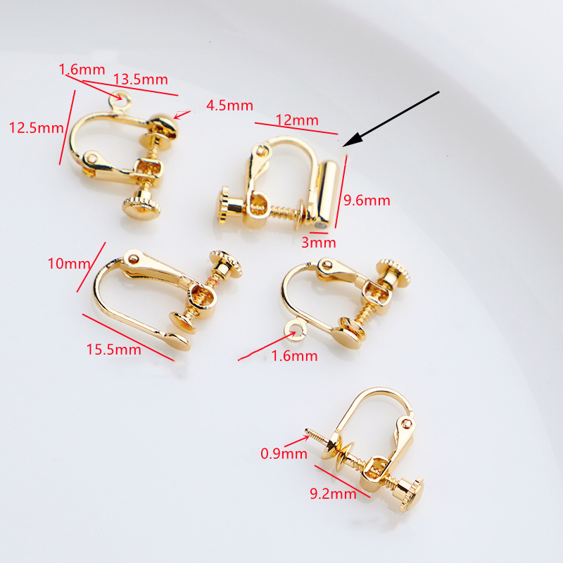 Screw ear clip with rubber plug