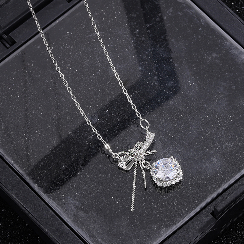 932DZ-White Gold -1.5 carat-White Zircon