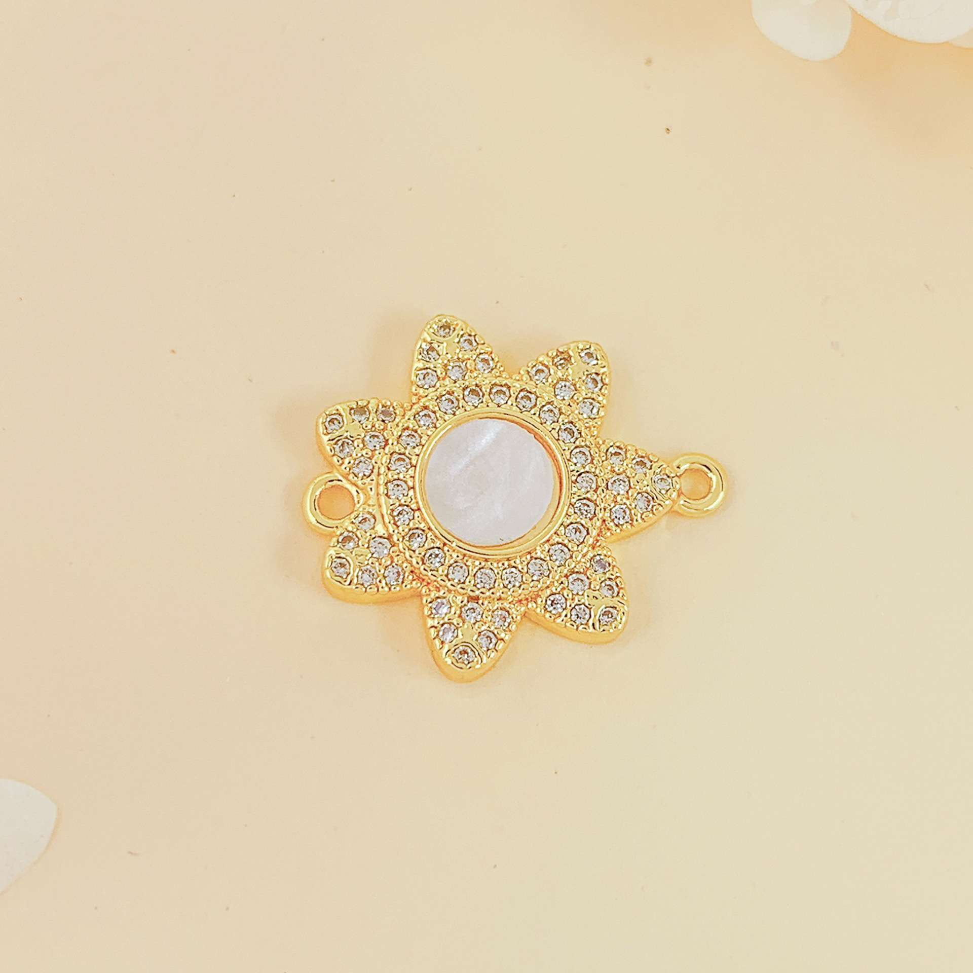 Sl500 sunflower pendant gold