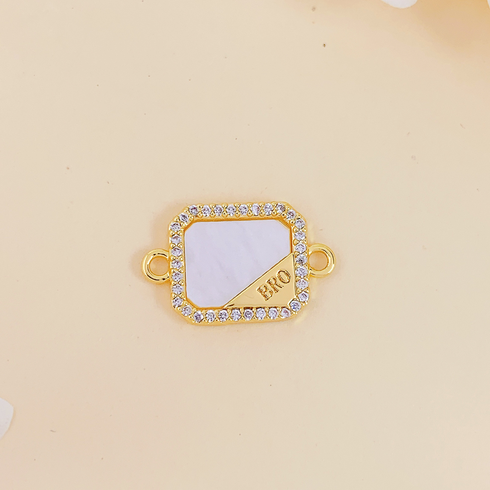 Sl513 rectangular pendant gold