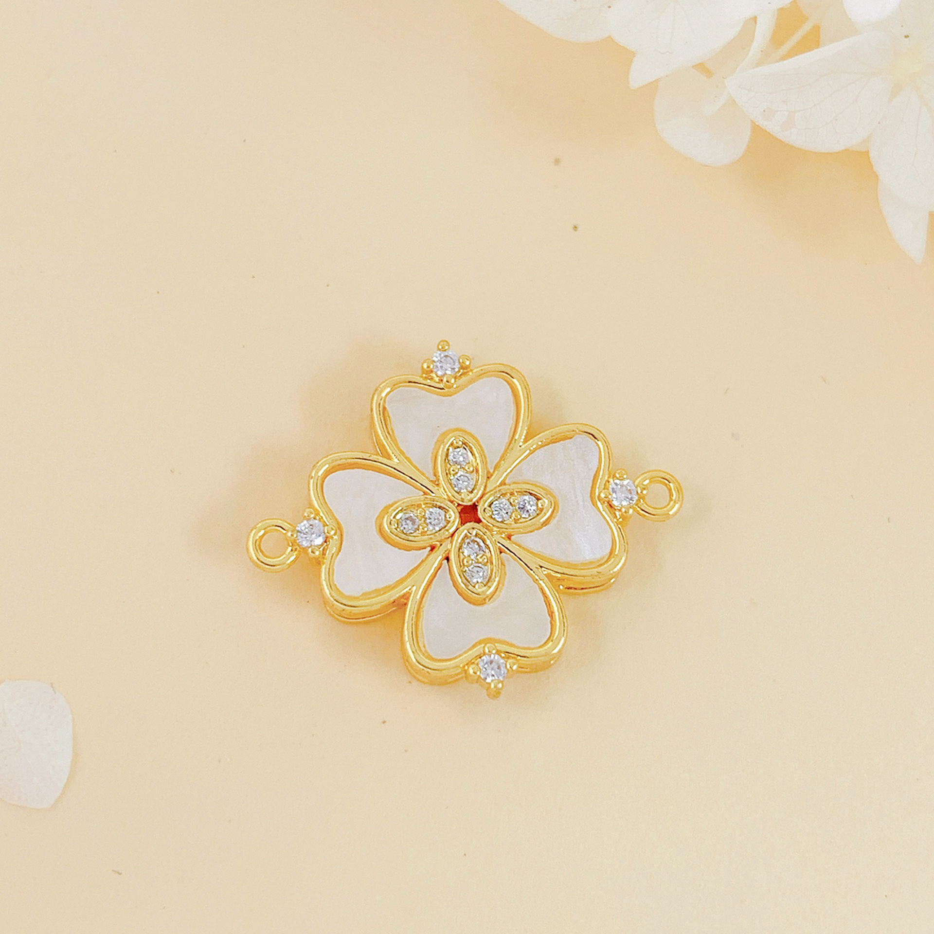 Sl585 four-petal flower pendant gold