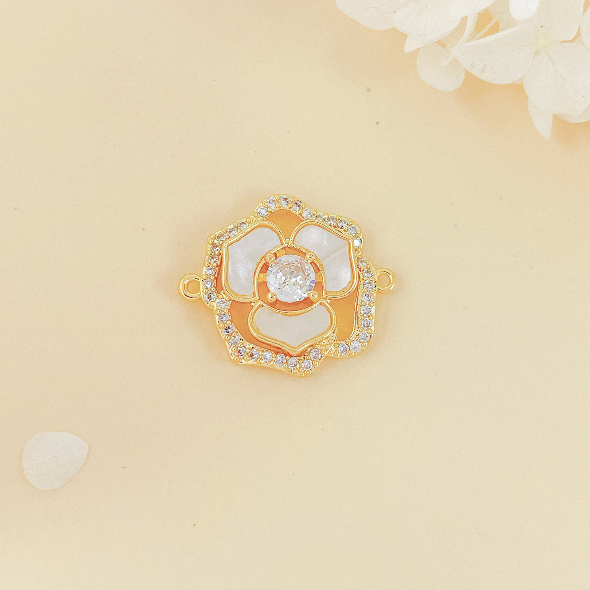 Sl615 camellia pendant gold