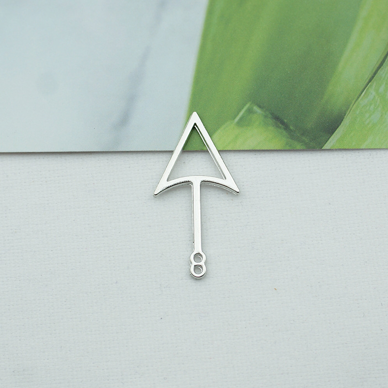 PJ004 triangle pendant (silver)