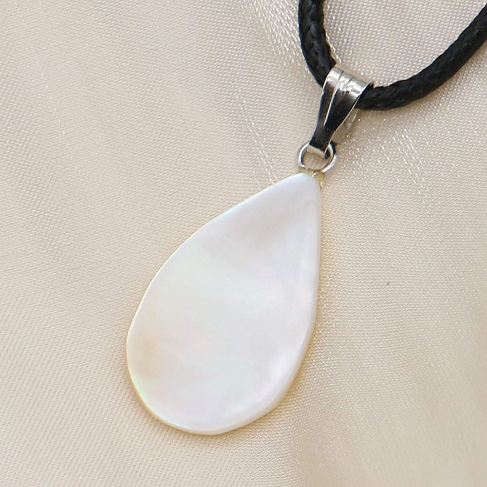 White butterfly shell necklace
