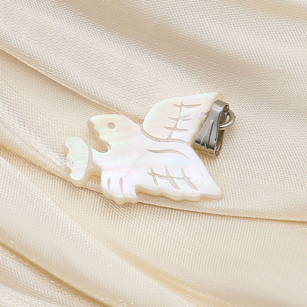 Белая раковина для губ