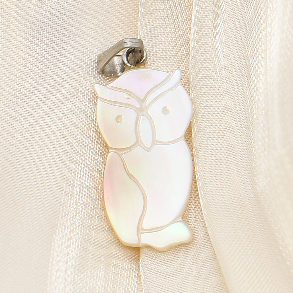 Белая раковина для губ