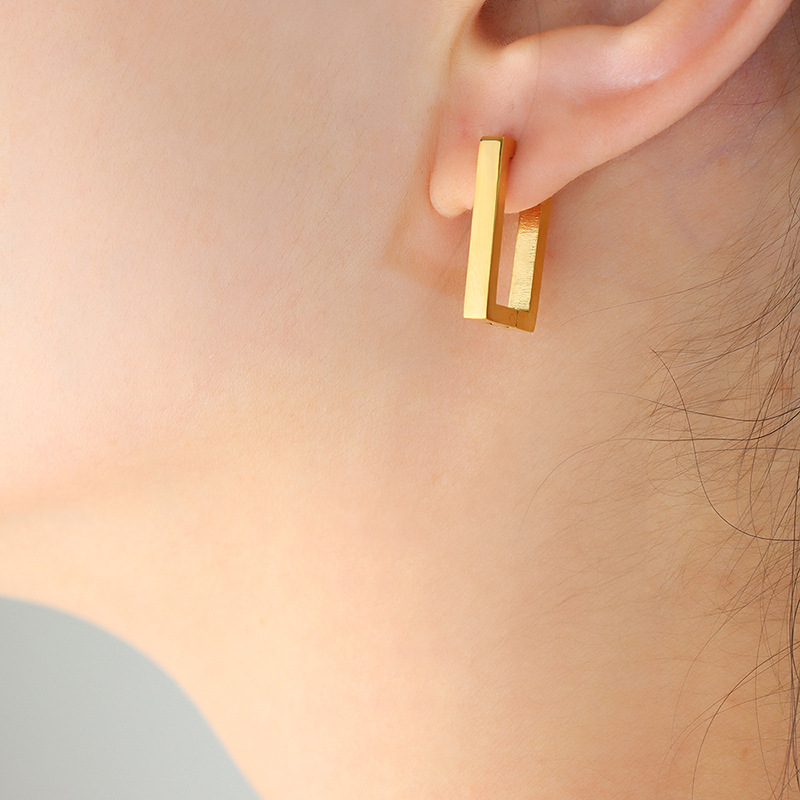 F254-gold long earrings 11mm wide